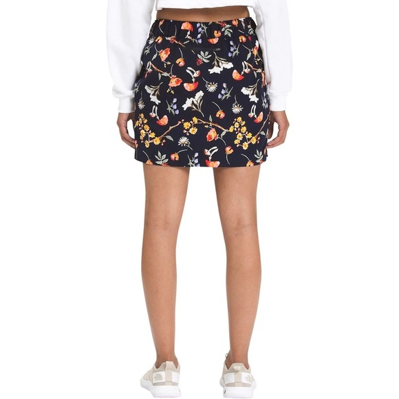 The North Face Floral Sprinted Athletic Nylon Blend Skort Size Small - Picture 1 of 8